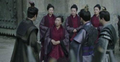 被父皇猜忌后我选择统领天下,一代帝王的崛起之路